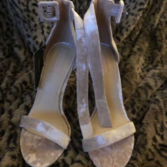 Heels - Picture 2 of 6